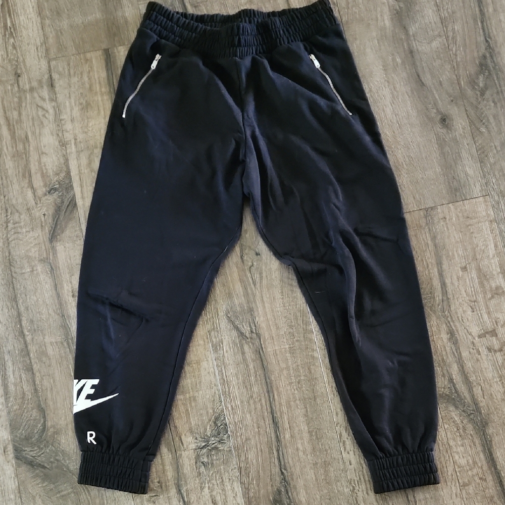 Nike Black Jogger Sweatpants with Tapered Ankles